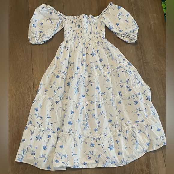 Hill House Dresses & Skirts - Hill House Blue and White Long Sleeve Dress
